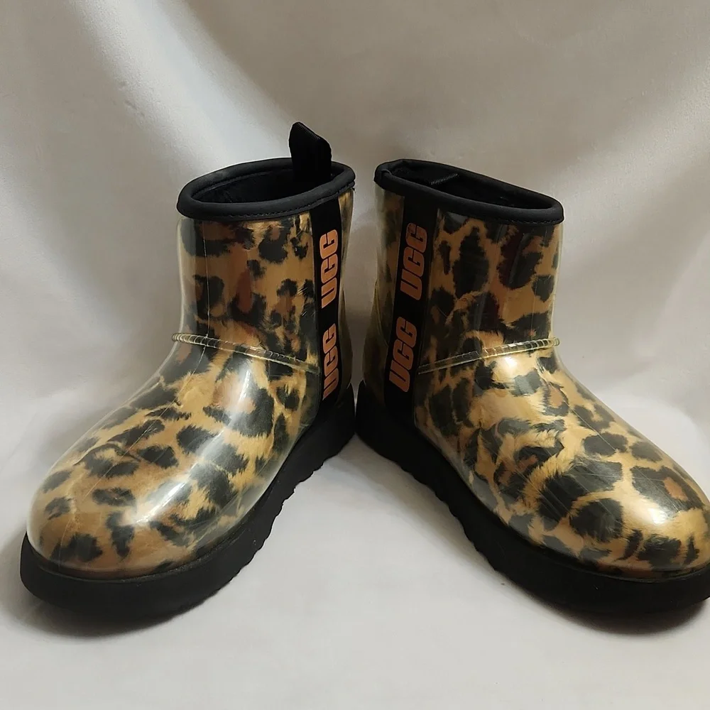 UGG Classic Clear Mini Panther Animal Print Cozy Short Boots (W Size 7)